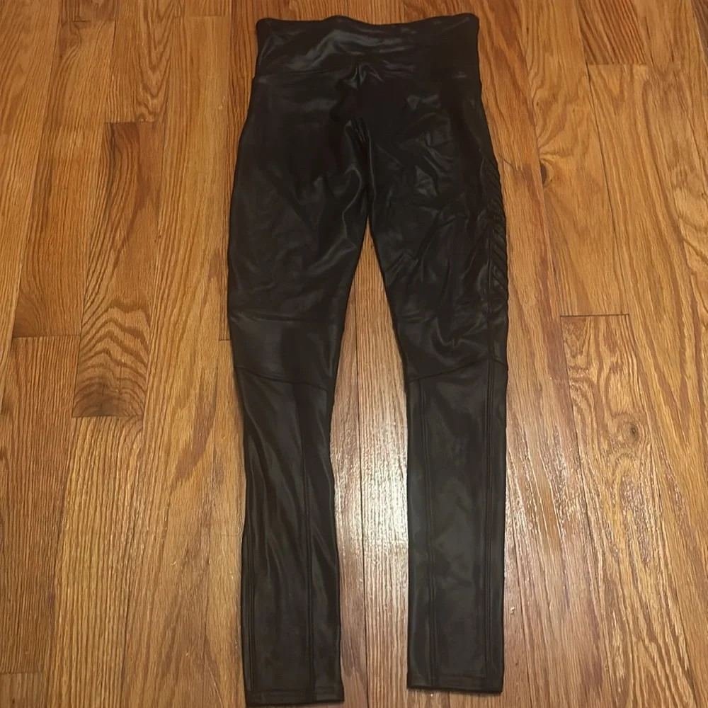 Spanx Black Faux Leather Leggings Size Medium - Picture 2 of 3